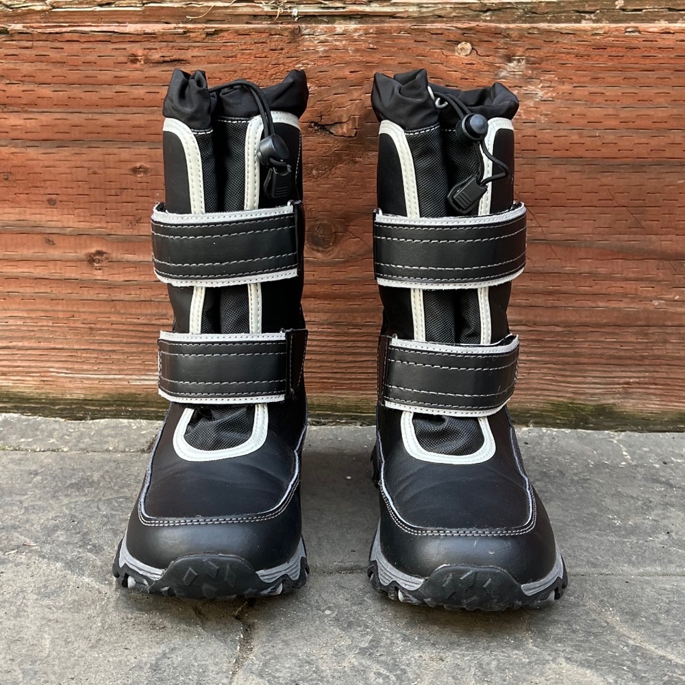 Kids Snow Flurry Insulated Winter Boots Size:4 Black